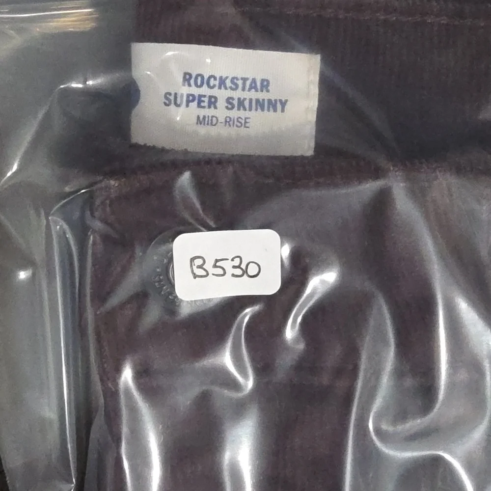 Old Navy Corduroy Women's Size 8 Rockstar Super Skinny Mid Rise Pants Burgundy - Picture 8 of 9